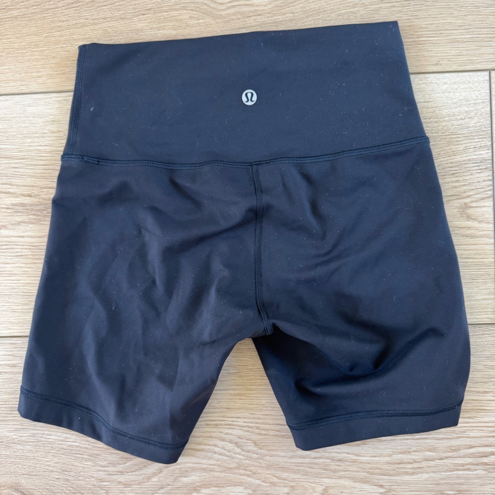 Lululemon Wunder Under Bike Shorts size 6, black